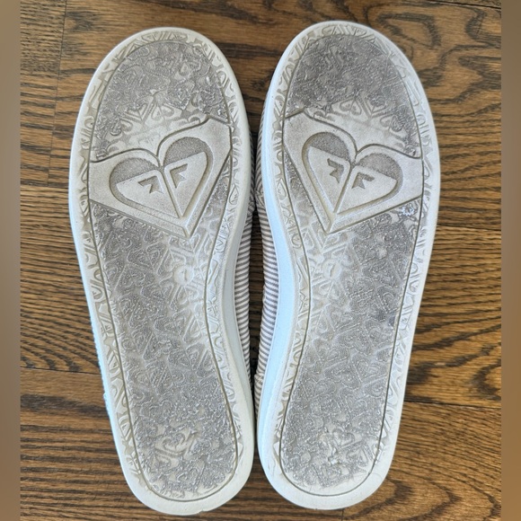 🌊 Roxy Seersucker Stripe Slip-On Loafers (Women’s Size 7) - Picture 7 of 8